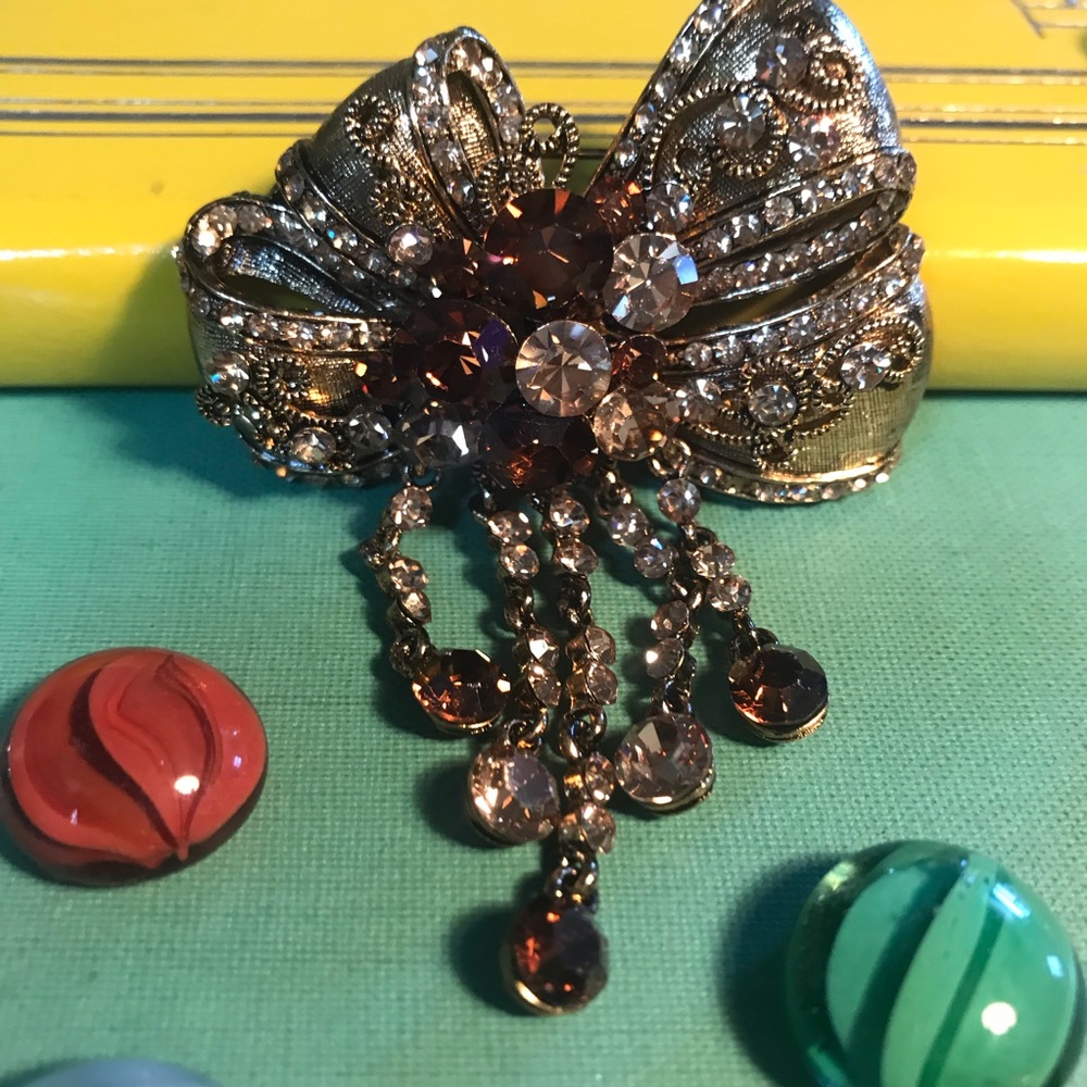 Brooch 🎀 Ribbon style Vintage-🌟 Rhinestone - Picture 3 of 8